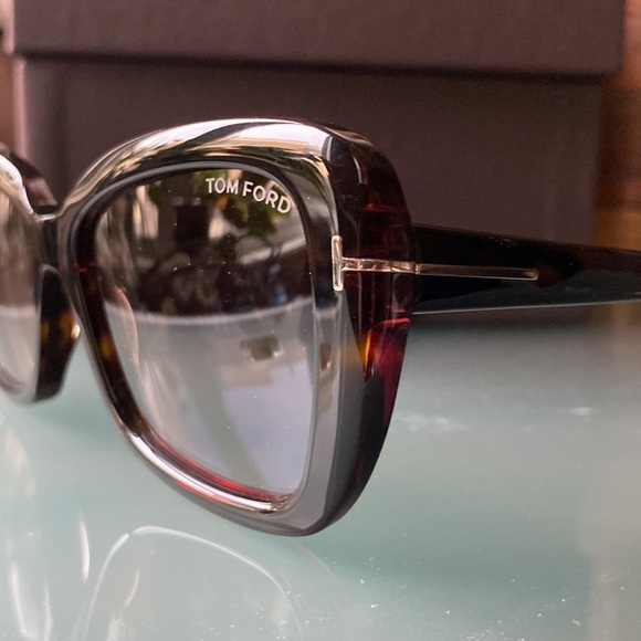 Tom Ford Maeve sunglasses - Picture 2 of 4